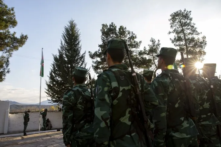 Ermenistan işgalinden kurtarılan Azerbaycan'ın Zengilan kentindeki karakollara bayrak çekildi