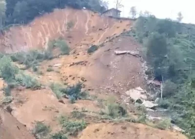 Rize’de toprak kayması