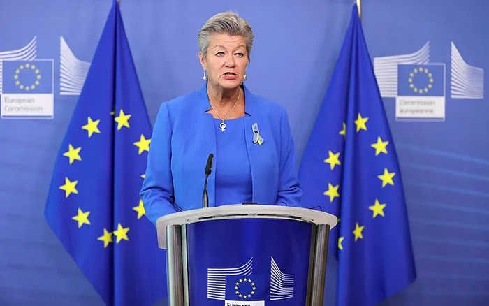 abden-rusyaya-vize-soku-rus-pasaportu-taninmayacak-1662477534858.jpg AB'den Rusya'ya vize şoku! "Rus pasaportu tanınmayacak" - 1