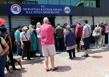 Nüfus müdürlükleri önünde seçim kuyruğu!