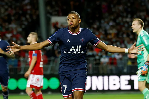 real-madridden-mbappe-icin-astronomik-teklif-1629834859591.jpg Real Madrid'den Mbappe için astronomik teklif | İspanyollar kesenin ağzını açtı - 1