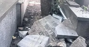 İBB, tarihi mezarlığı kaderine terk etti!