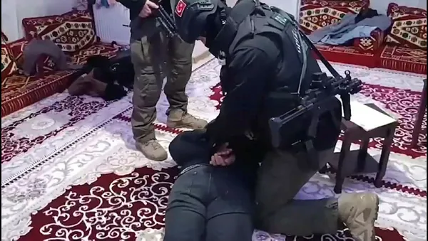 Son dakika | 32 ilde PKK operasyonu! Onlarca şüpheli gözaltrında - 1