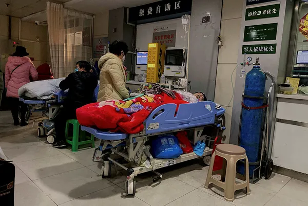 1672259761426.jpg Koronavirüs kabusunda yeni perde! ABD Çin'den gelen yolculara negatif test zorunluluğu getirdi! Vaka sayılarında patlama yaşanıyor... - 5