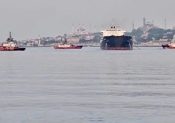 İstanbul’da yük gemisi karaya oturdu! Boğaz trafiği çift yönlü askıya alındı