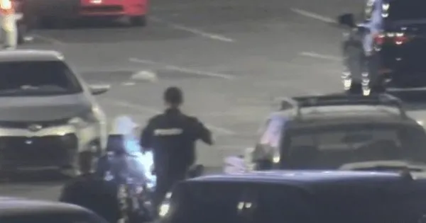 Tekerlekli sandalyedeki adama 9 el ateş! Dünya ABD'de yaşanan bu skandalı konuşuyor - 4