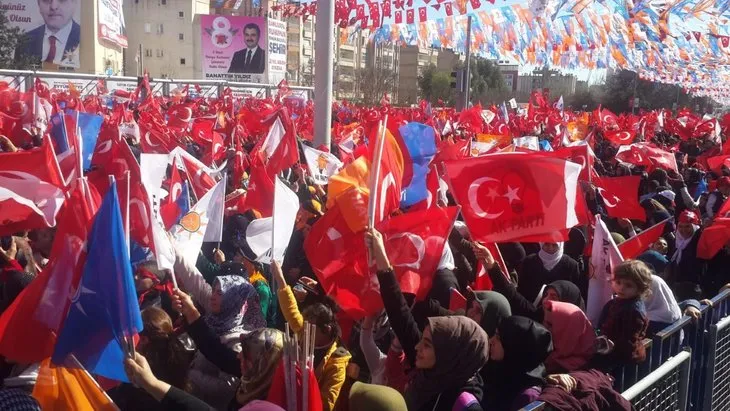 Başkan Erdoğan ve İbrahim Tatlıses Şanlıurfa’da miting sahnesine beraber çıktı