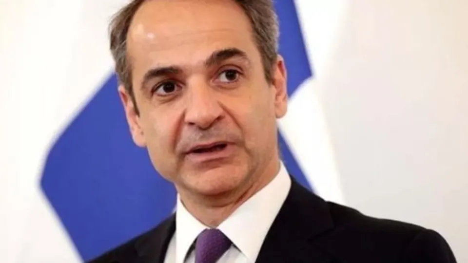 Yunanistan bu skandallarla çalkalanıyor! Miçotakis’i topa tuttular! Yunan ordusuna güvenmiyor mu?