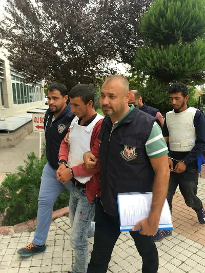 YPG'li terörist kardeşler Amasya'da tarlada çalışırken yakalandı - 4