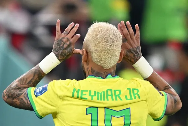 Brezilya güle oynaya çeyrek finalde! Sambacılar gol oldu yağdı