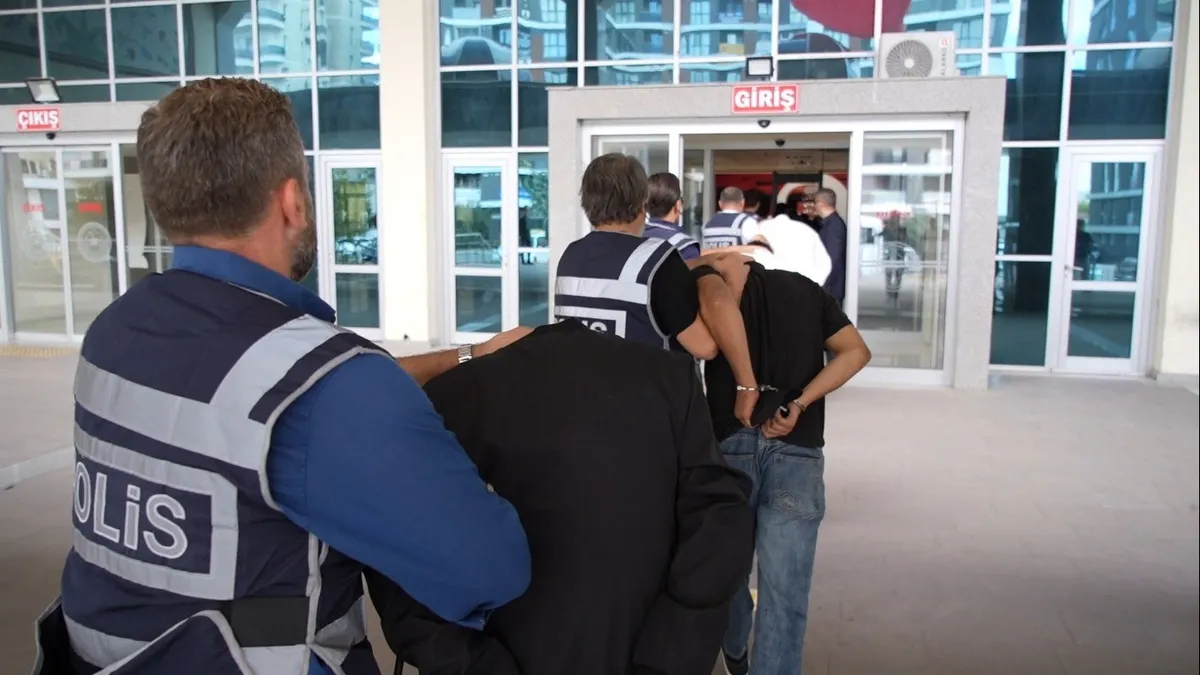 Şehit ailesini dolandıran 10 şüpheli tutuklandı!
