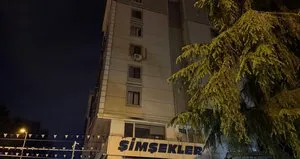 Ataşehir’de genç kızı 5. kattan atladı!