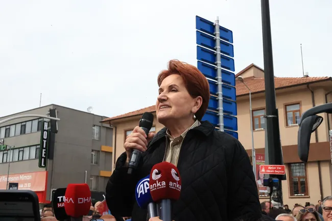 Meral Akşener’den Mansur Yavaş’a: CHP’nin ev kölesi