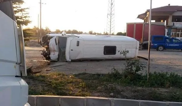 Malatyaspor taraftarını taşıyan otobüs devrildi