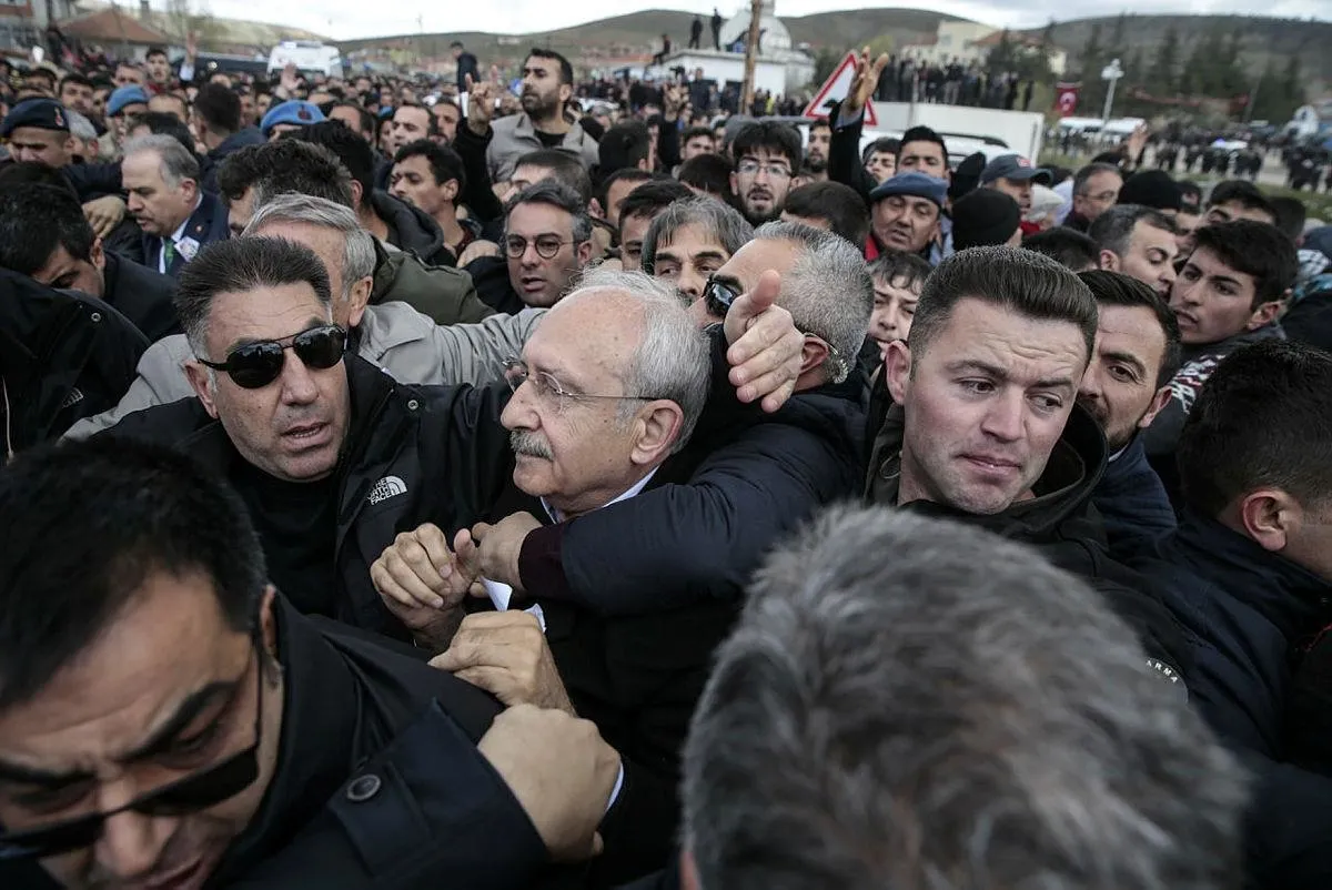 Kemal Kılıçdaroğlu şehit cenazesinde kendisine saldıranlardan şikayetçi oldu