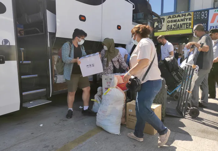 Son dakika: Bayram göçü başladı! İstanbul Havalimanı'nda ve 15 Temmuz Demokrasi Otogarı'nda yoğunluk - 8