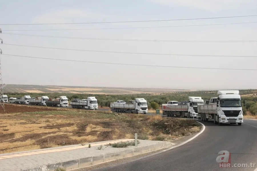 Sınır hattında büyük hareketlilik: TIR'lar yola çıktı 13