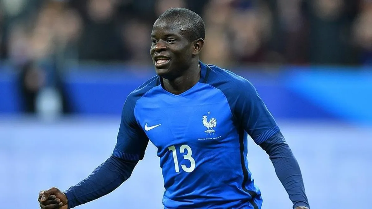 Taraftarlar sabırsızlıkla bekliyordu! N’Golo Kanté resmen Fenerbahçe’de