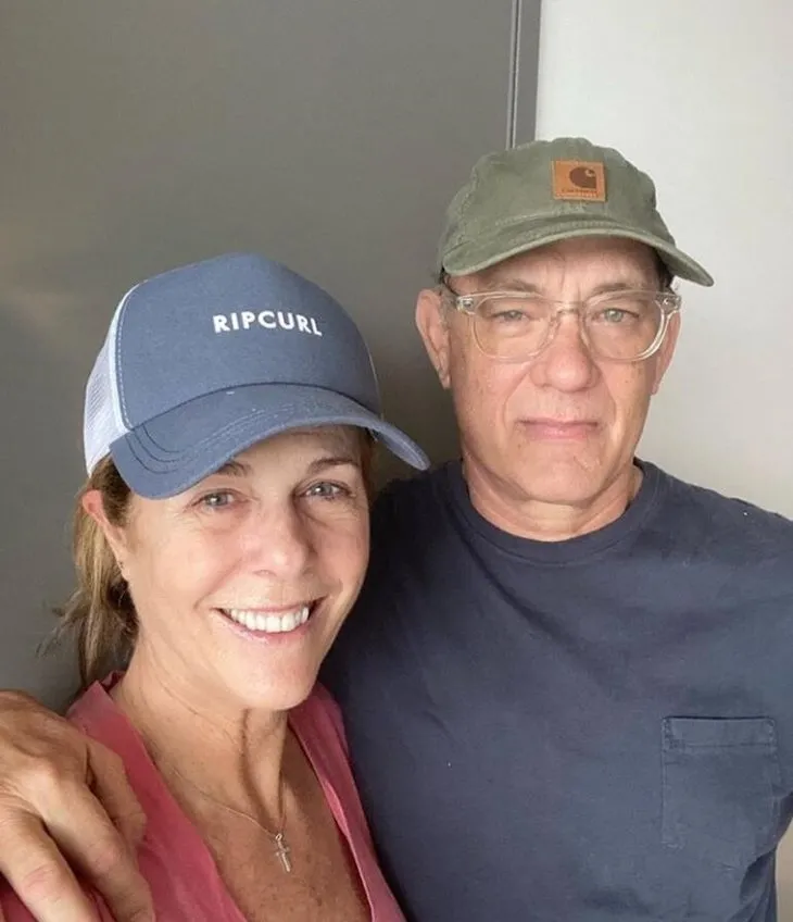 Tom Hanks ve eşi Rita Wilson’dan ilk fotoğraf geldi! Corona virüsü nedeniyle karantinaya alınmıştı…