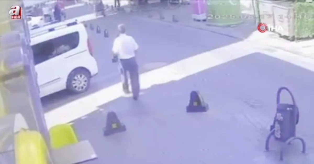 Bayrampaşa’da motosiklet yayaya çarptı