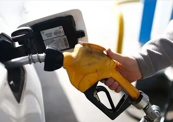 Dünya genelinde akaryakıt fiyatlarını etkileyecek gelişme! ABD'li uzmanlar duyurdu: Fiyatlar düşecek