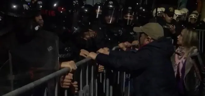 Tunceli'de 2 belediyeye görevlendirme kararı sonrası PKK sempatizanlarından provokasyon! Polise saldırdılar