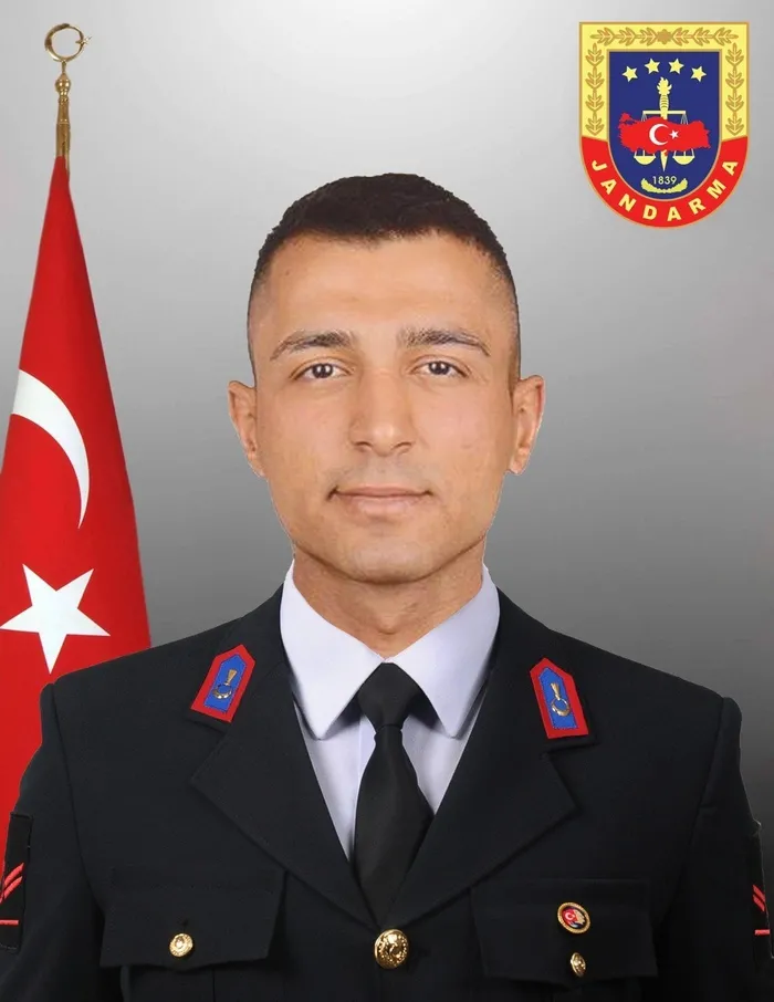 Şırnak'tan acı haber! Askeri aracın devrilmesi sonucu 2 asker şehit oldu, 2 asker yaralandı - 3