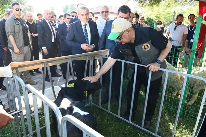 iste-yeni-tohumluk-fiyatlari-tarim-ve-orman-bakani-vahit-kirisci-son-dakika-duyurdu-1659124542393.jpg İşte yeni tohumluk fiyatları | Tarım ve Orman Bakanı Vahit Kirişci SON DAKİKA duyurdu - 9
