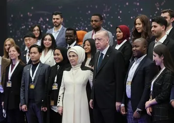 Antalya Diplomasi Forumu'na katılan Emine Erdoğan'dan barış ve dayanışma çağrısı