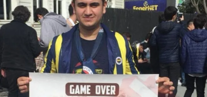 Fenerbahçeli taraftardan olay Fatih Terim pankartı!