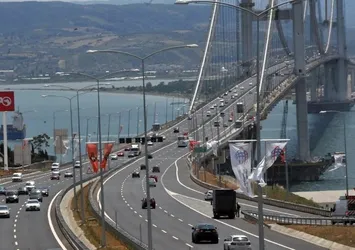 Osmangazi Köprüsü'nden ücretli geçişler başladı
