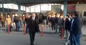 İETT durağında otobüs isyanı