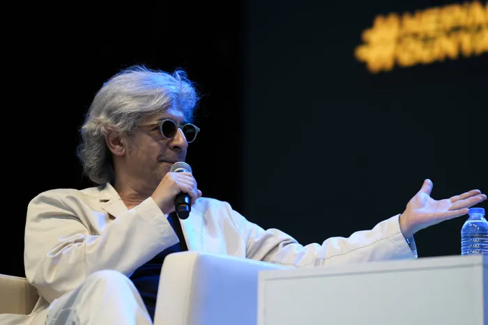 Okan Bayülgen’den sanatçılara çağrı: Filistin konusunda birleşelim