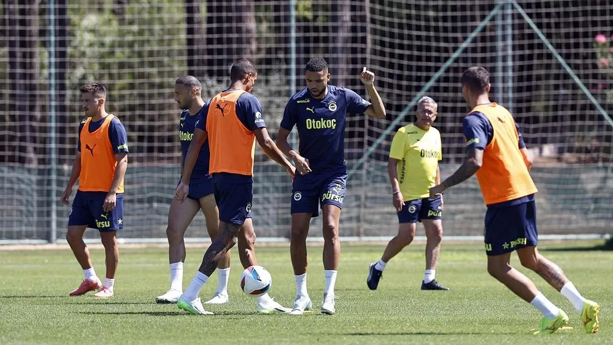 Fenerbahçe Süper Lig'de Göztepe'ye konuk olacak!