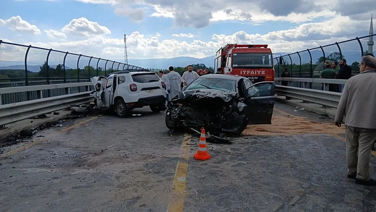 Sakarya'da korkunç kaza: 2 jandarma şehit, 2 sivil yaralı