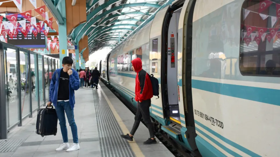 Sivas’a turist akını! Kadim şehir ücretsiz hızlı tren seferleriyle 46 bini aşkın ziyaretçi ağırladı