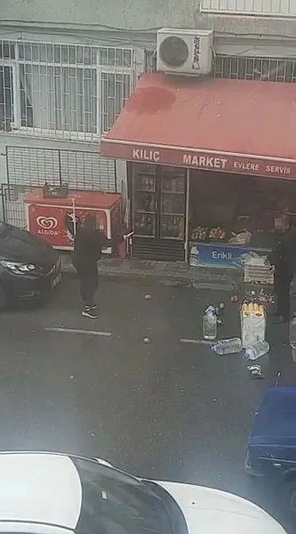 1681307471906.jpeg Üsküdar'da gündüz vakti bıçaklı saldırı dehşeti! Kadın saldırgan bakkalı bıçakladı - 2