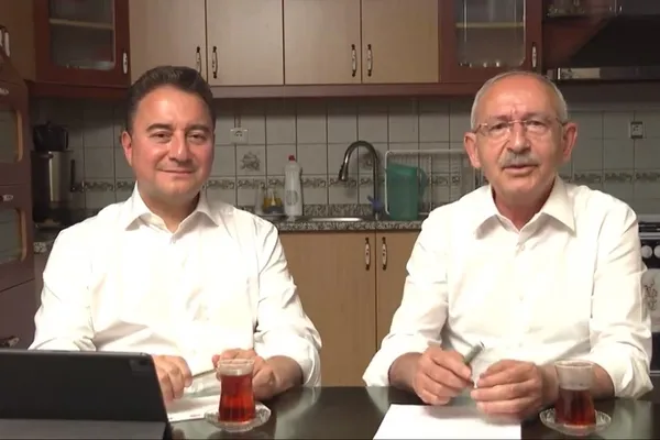 1692441857315.jpg DEVA Partisi İstanbul Milletvekili Mustafa Yeneroğlu: CHP listelerinden seçime girdiğimiz için partimiz ciddi anlamda zarara uğradı - 3