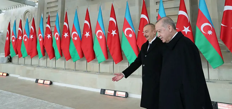 Son dakika: Başkan Erdoğan Azerbaycan dönüşü uçakta soruları yanıtladı