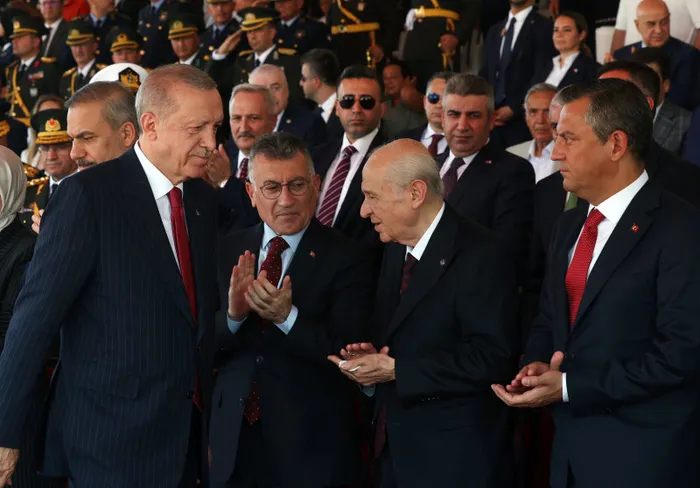 Başkan Erdoğan’dan KKTC’de dünyaya tarihi mesaj: Yine tek yüreğiz tek bileğiz