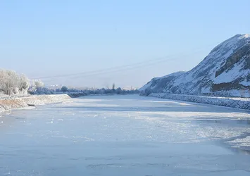 Sivas buz kesti Kızılırmak Nehri dondu