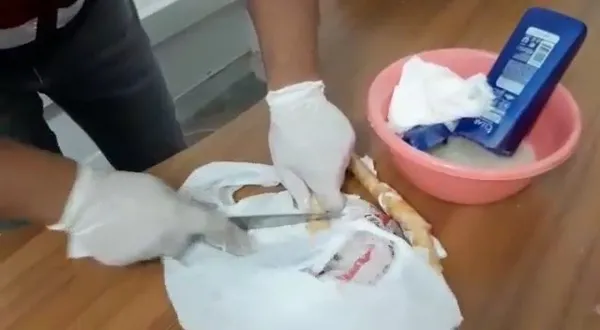 narkotik-kopegi-kadeh-buldu-esrari-bakin-nereye-saklamis-1659611924910.jpg Narkotik köpeği “Kadeh” buldu! Esrarı bakın nereye saklamış - 2