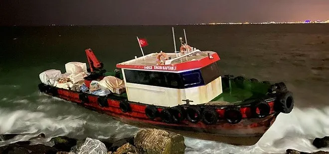 Son dakika: İstanbul’da panik: Kadıköy’de Engin Kaptan 3 isimli balıkçı teknesi karaya oturdu