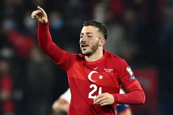 Milli yıldız Beşiktaş’ta! Halil Dervişoğlu 4 yıl siyah beyazlı formayı giyecek