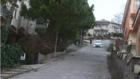 buyukcekmece-sapigi-4-kiz-bicakli-sahsin-tacizine-ugradi-1641202143818.jpg Büyükçekmece sapığı! 4 kız bıçaklı şahsın tacizine uğradı - 3