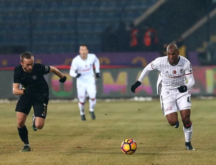 Osmanlıspor - Beşiktaş maçından kareler