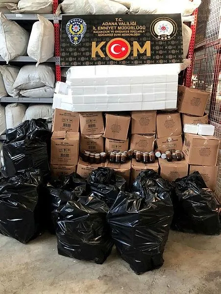 Adana’da kargo şubesinde 1 ton cinsel içerikli sahte macun ele geçirildi - 2