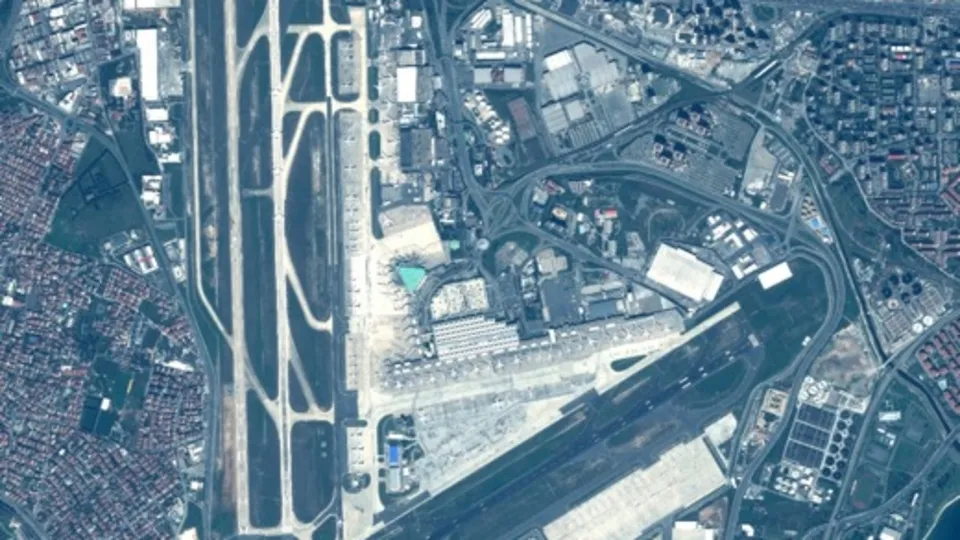 Türkiye’nin koronavirüs sonrası Kovid-19 boş kalan meydanları uzaydan görüntülendi | Video