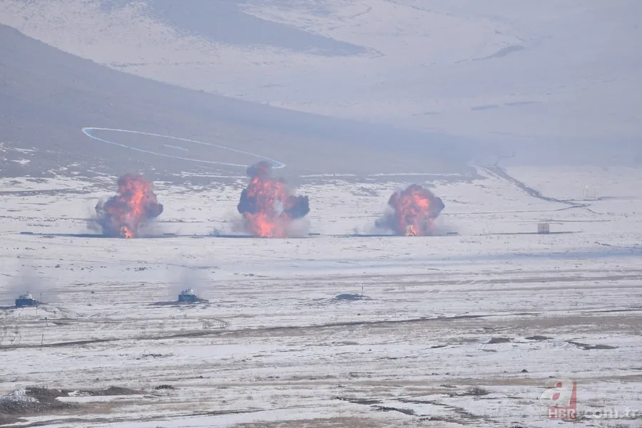 Eksi 19 derecede tam isabet! Kars'ta hedefler vuruldu | İnsansız zırhlı muharebe aracı sahnede 7