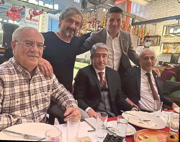 1640927612449.jpeg Bozburun sular altında kaldı CHP'li Marmaris Belediye Başkanı Mehmet Oktay keyfini bozmadı! - 2